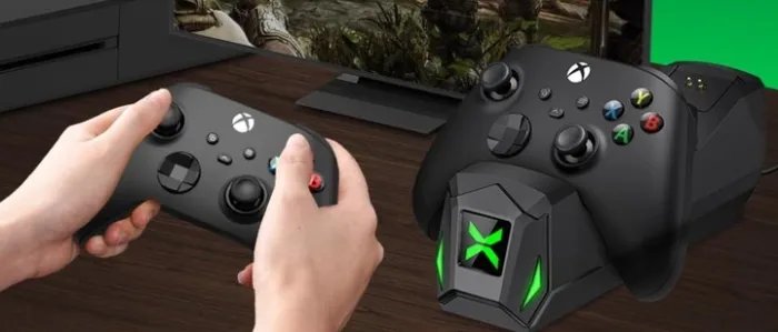 Док-станция BEBONCOOL + 2 аккумулятора 2555 mAh для геймпадов Xbox One (S/X) / Elite / Series (S/X) Black