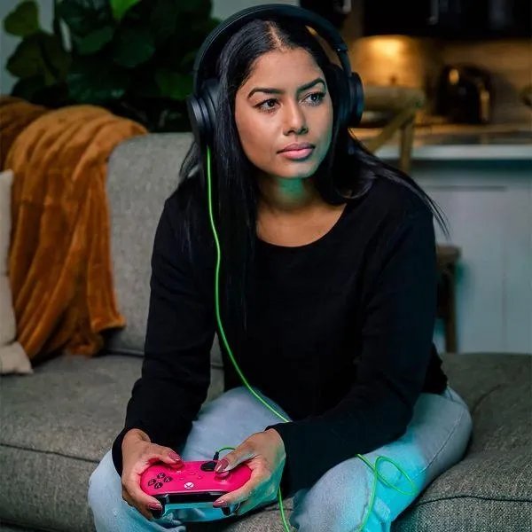 Microsoft Xbox Series X | S Wireless Controller with Bluetooth (Deep Pink)