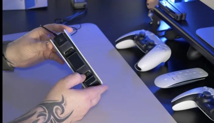 Зарядная станция Держатель для Геймпада Sony DualSense Charging Station PlayStation 5 (PS5)