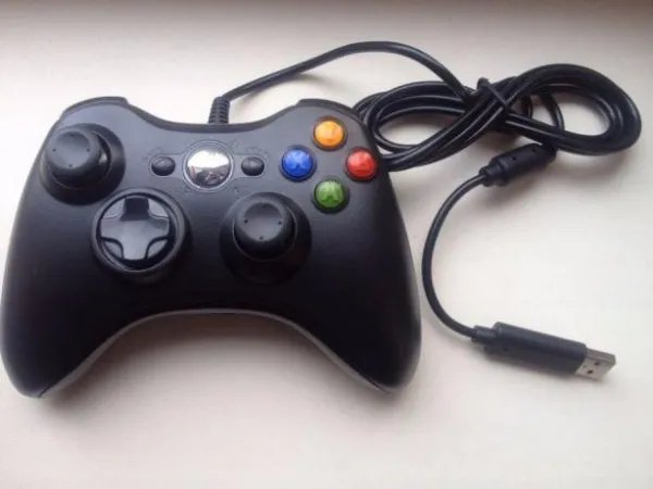 Проводной геймпад джойстик контроллер PC360 для компьютера в стиле Xbox 360 в черном цвете AdlerGame (82-80)