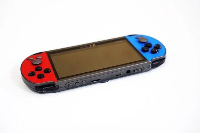 Портативная игровая ретро приставка X7 plus 8GB 9999 игр